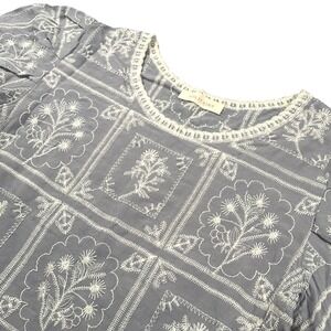 Solitaire Women's Medium Embroidered Lavender Gray Blouse‎ Puff Sleeves